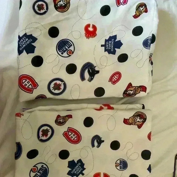 HOCKEY themed 2X window panel and 2X pillow cases - Picture 2 of 5